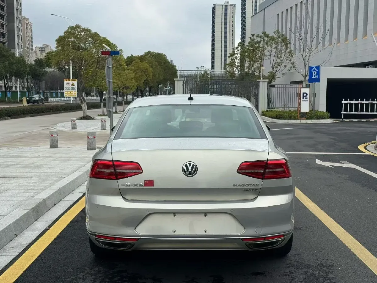 2018 Volkswagen Magotan 2.0T 220HP L4 7DCT,autocango,china used car exporter,china ev exporter,chinese used car exporter,chinese used ev exporter