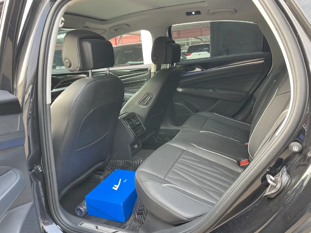 2023 Volkswagen Passat 2.0T 186HP L4 7DCT,autocango,china used car exporter,china ev exporter,chinese used car exporter,chinese used ev exporter