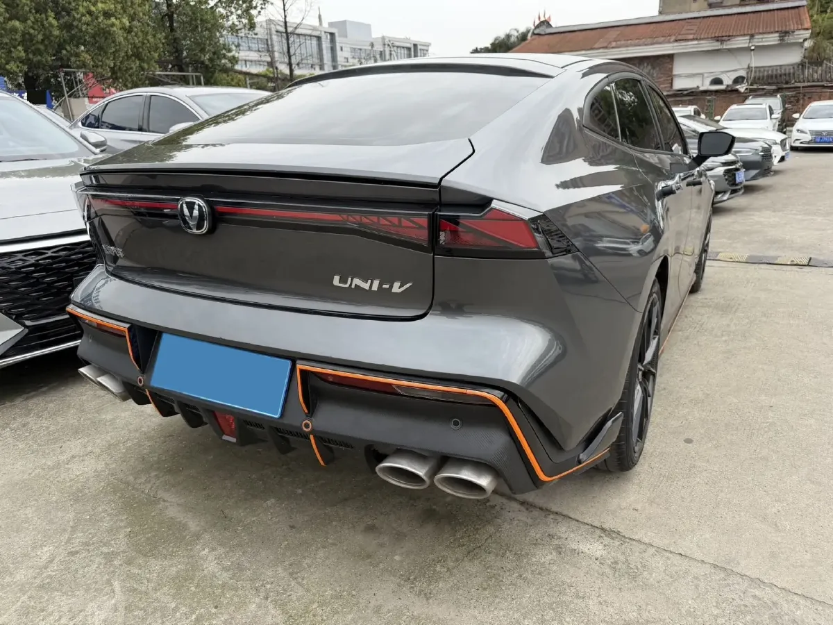 2023 ChangAn UNI-V 1.5T 188HP L4 7DCT,autocango,china used car exporter,china ev exporter,chinese used car exporter,chinese used ev exporter