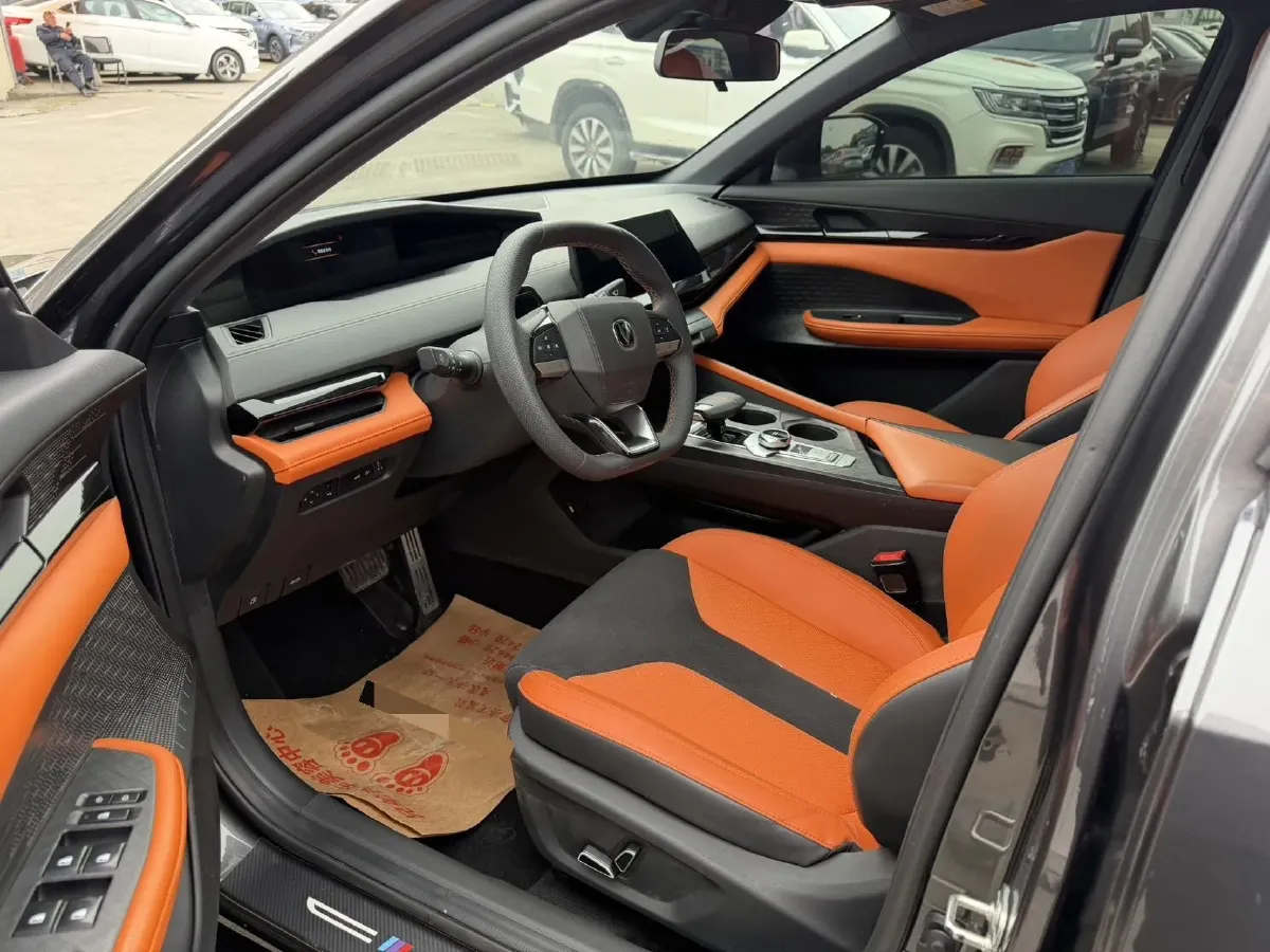 2023 ChangAn UNI-V 1.5T 188HP L4 7DCT,autocango,china used car exporter,china ev exporter,chinese used car exporter,chinese used ev exporter