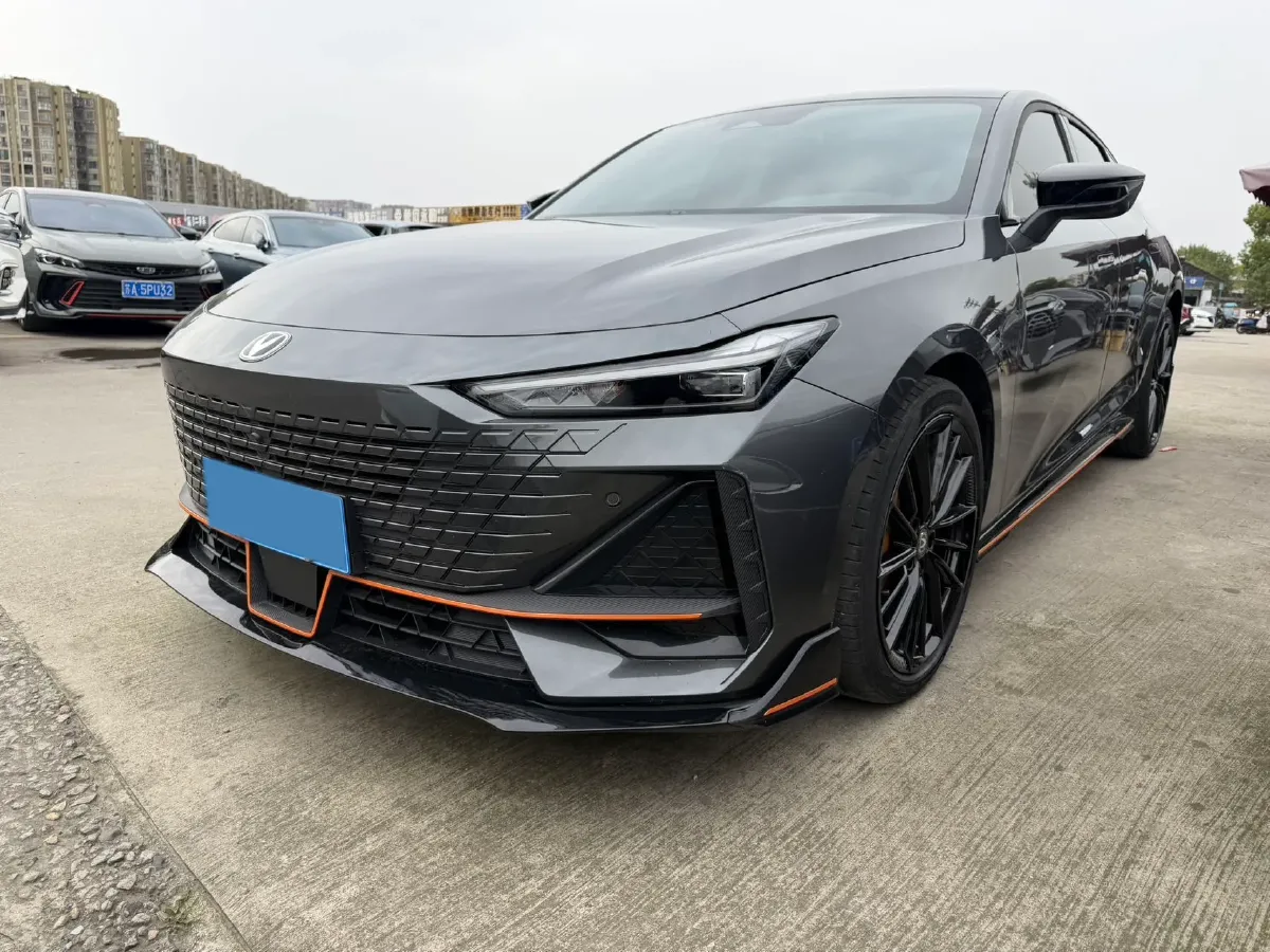 2023 ChangAn UNI-V 1.5T 188HP L4 7DCT,autocango,china used car exporter,china ev exporter,chinese used car exporter,chinese used ev exporter