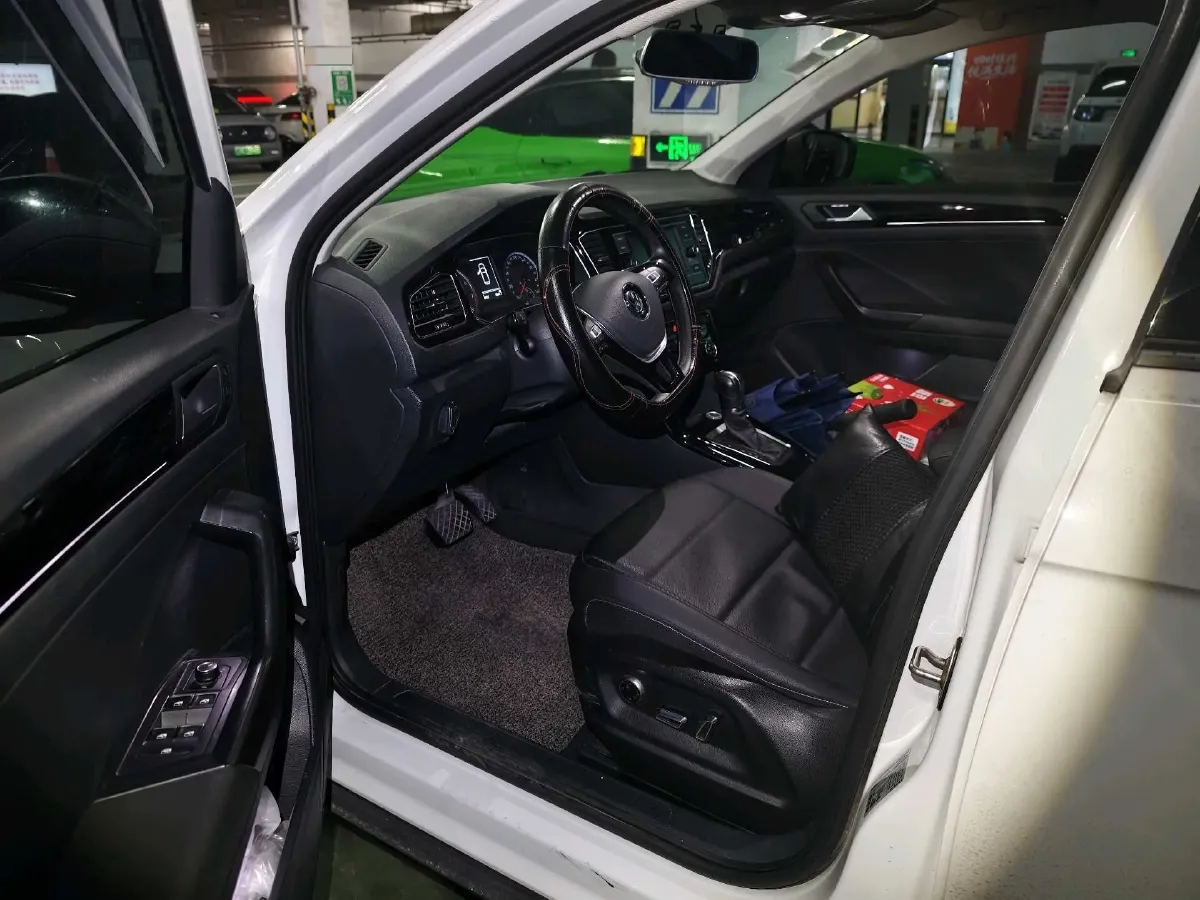 2018 Borgward BX7 2.0T 224HP L4 6AT,autocango,china used car exporter,china ev exporter,chinese used car exporter,chinese used ev exporter