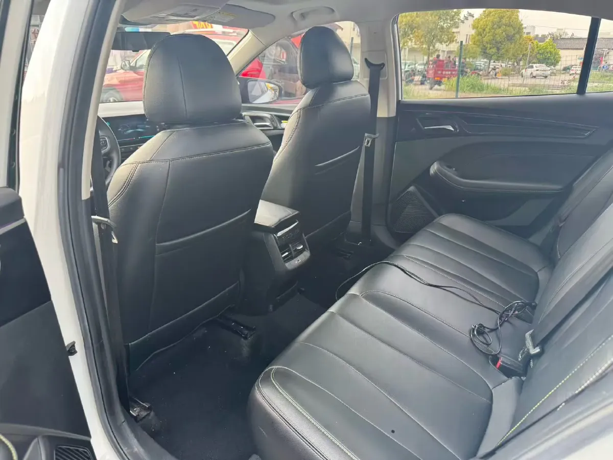 2020 Roewe i5 1.5L 120HP L4 CVT,autocango,china used car exporter,china ev exporter,chinese used car exporter,chinese used ev exporter