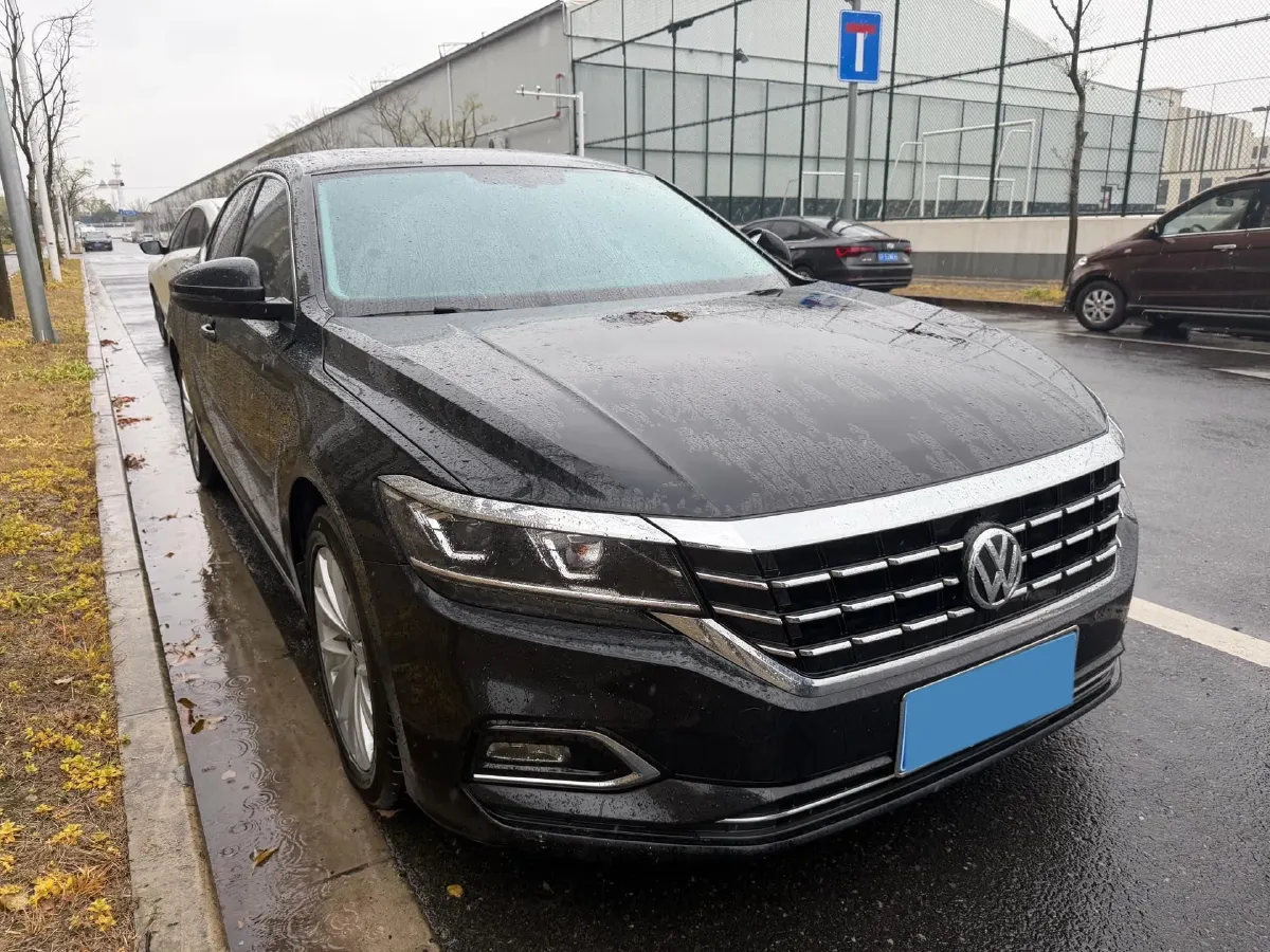 2020 Volkswagen Passat 2.0T 186HP L4 7DCT,autocango,china used car exporter,china ev exporter,chinese used car exporter,chinese used ev exporter