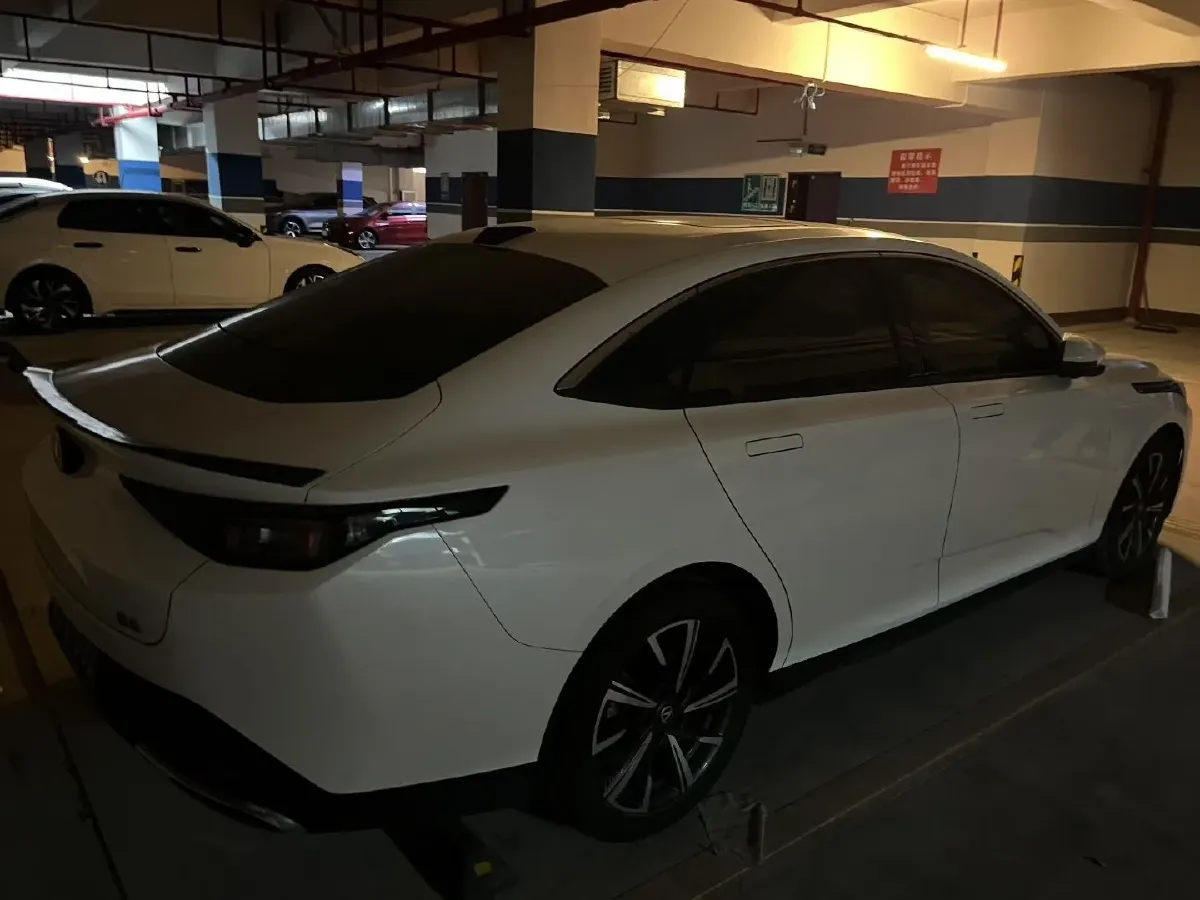 2023 ChangAn Oshan Z6 1.5T 188HP L4 7DCT,autocango,china used car exporter,china ev exporter,chinese used car exporter,chinese used ev exporter