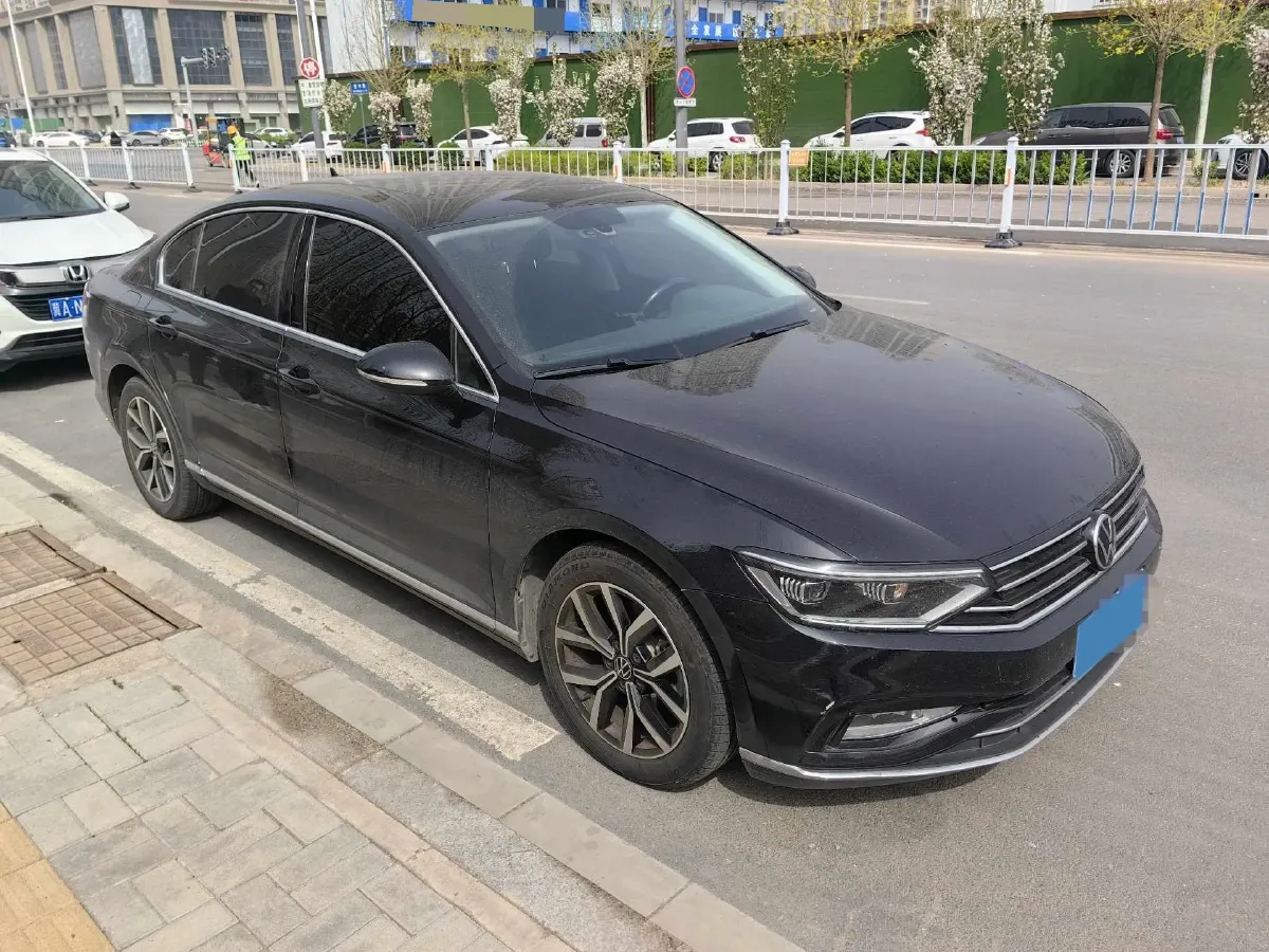 2020 Volkswagen Magotan 2.0T 186HP L4 7DCT,autocango,china used car exporter,china ev exporter,chinese used car exporter,chinese used ev exporter