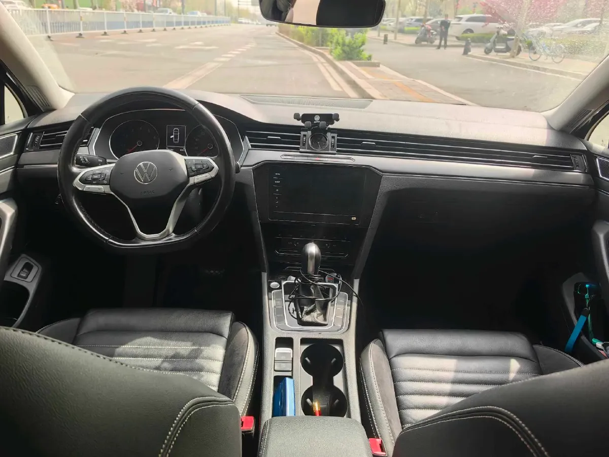 2020 Volkswagen Magotan 2.0T 186HP L4 7DCT,autocango,china used car exporter,china ev exporter,chinese used car exporter,chinese used ev exporter