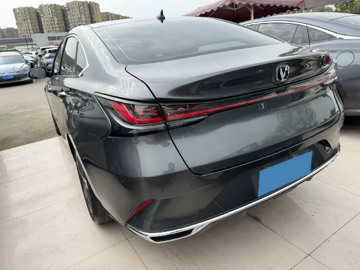 2023 ChangAn Raeton Plus 1.5T 188HP L4 7DCT,autocango,china used car exporter,china ev exporter,chinese used car exporter,chinese used ev exporter