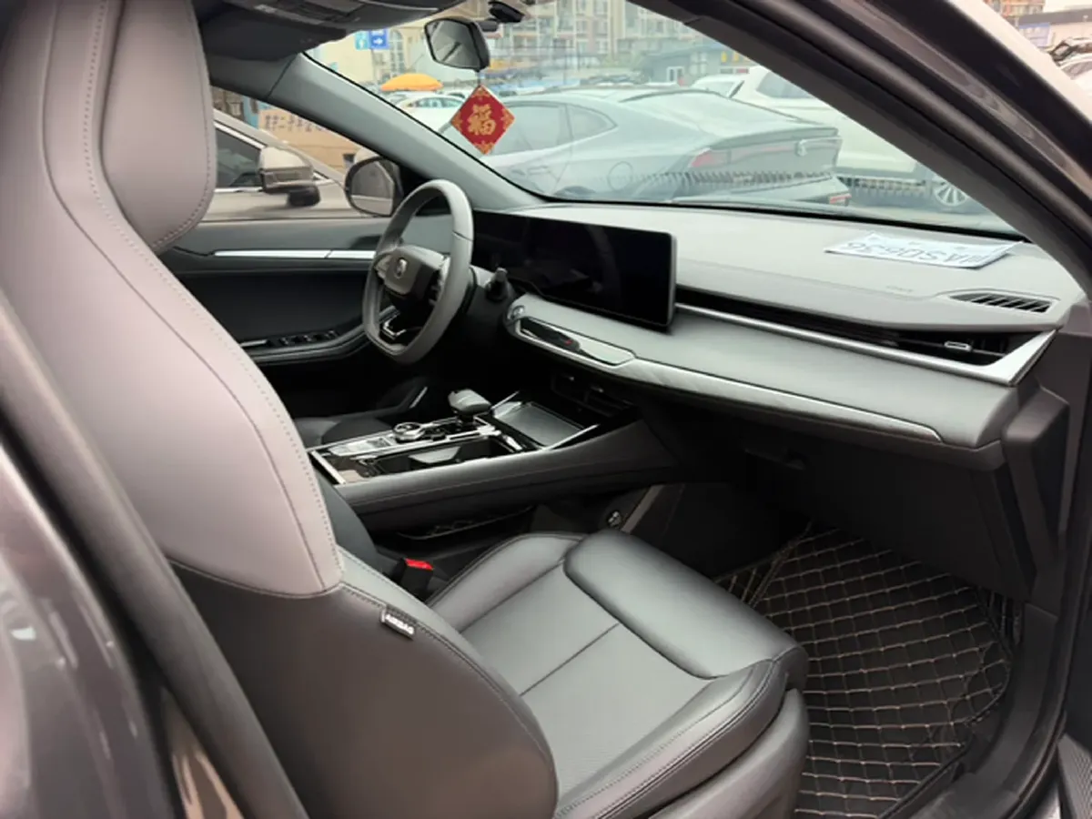 2023 ChangAn Raeton Plus 1.5T 188HP L4 7DCT,autocango,china used car exporter,china ev exporter,chinese used car exporter,chinese used ev exporter