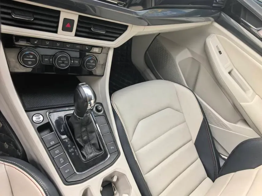 2019 Roewe RX5 MAX 2.0T 231HP L4 6DCT,autocango,china used car exporter,china ev exporter,chinese used car exporter,chinese used ev exporter