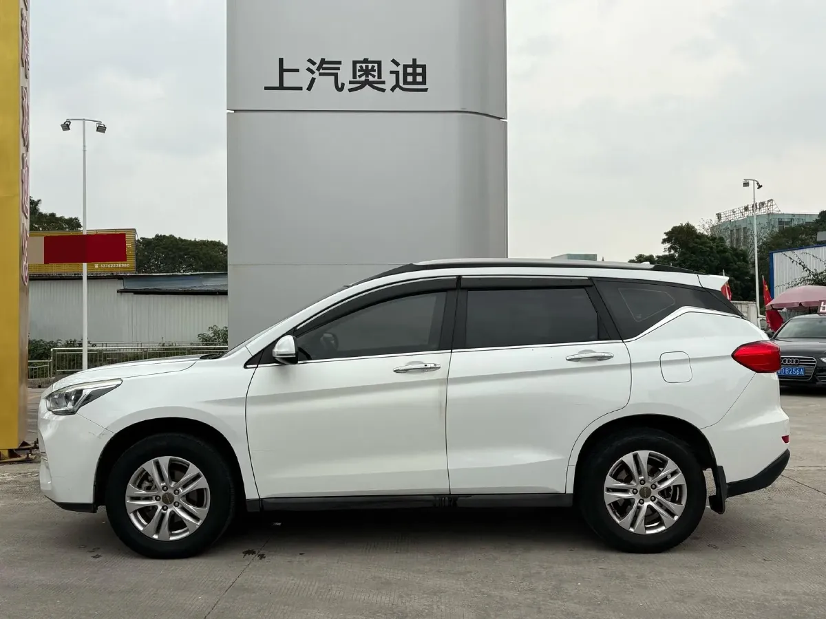 2018 Haval M6 1.5T 150HP L4 7DCT,autocango,china used car exporter,china ev exporter,chinese used car exporter,chinese used ev exporter
