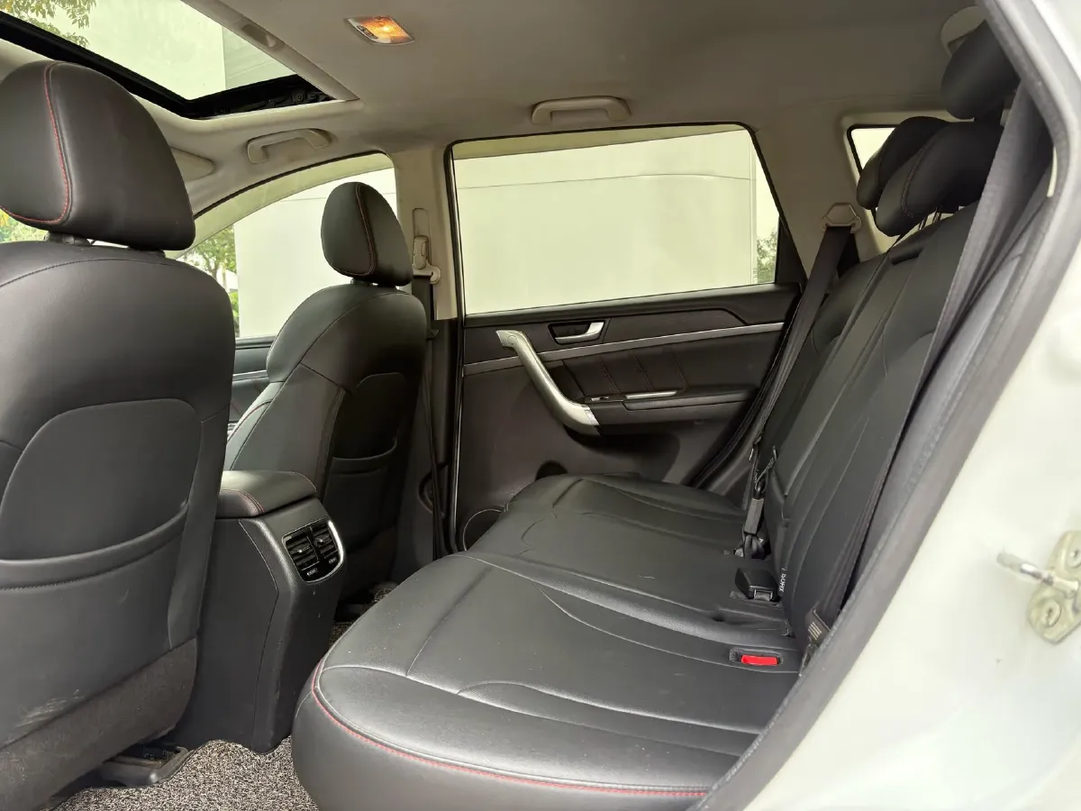 2018 Haval M6 1.5T 150HP L4 7DCT,autocango,china used car exporter,china ev exporter,chinese used car exporter,chinese used ev exporter