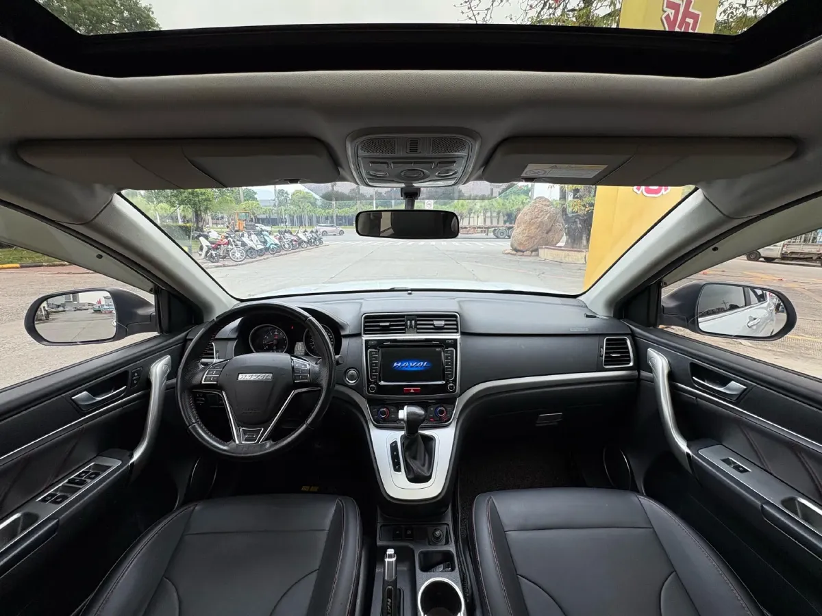 2018 Haval M6 1.5T 150HP L4 7DCT,autocango,china used car exporter,china ev exporter,chinese used car exporter,chinese used ev exporter