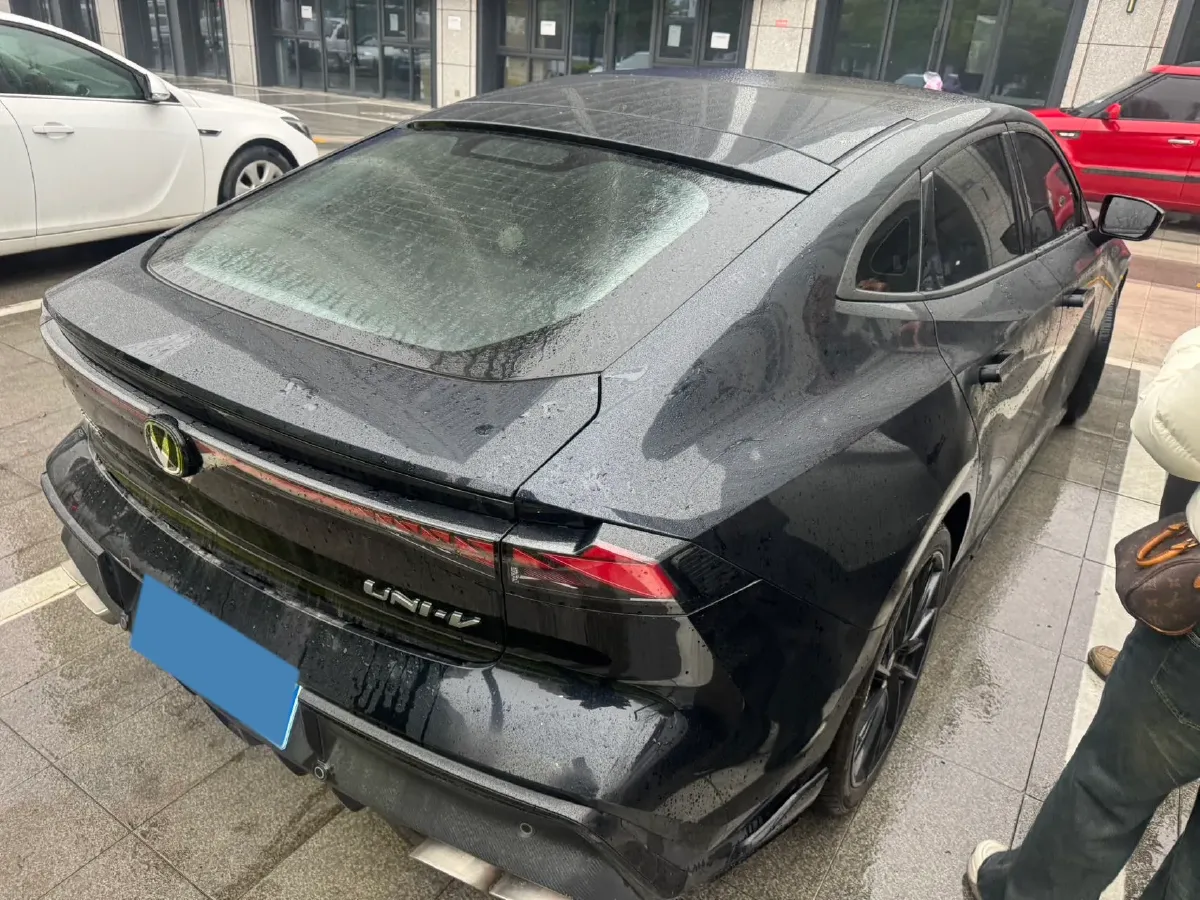 2023 ChangAn UNI-V 1.5T 188HP L4 7DCT,autocango,china used car exporter,china ev exporter,chinese used car exporter,chinese used ev exporter