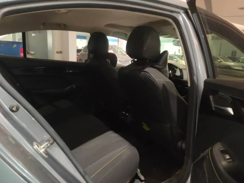 2021 Roewe i5 1.5L 120HP L4 CVT,autocango,china used car exporter,china ev exporter,chinese used car exporter,chinese used ev exporter