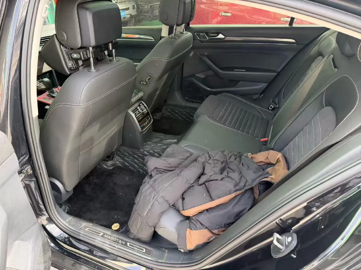 2020 Volkswagen Magotan 2.0T 186HP L4 7DCT,autocango,china used car exporter,china ev exporter,chinese used car exporter,chinese used ev exporter