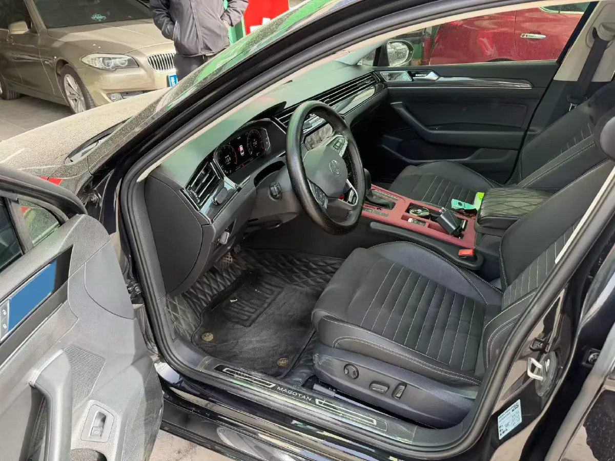 2020 Volkswagen Magotan 2.0T 186HP L4 7DCT,autocango,china used car exporter,china ev exporter,chinese used car exporter,chinese used ev exporter