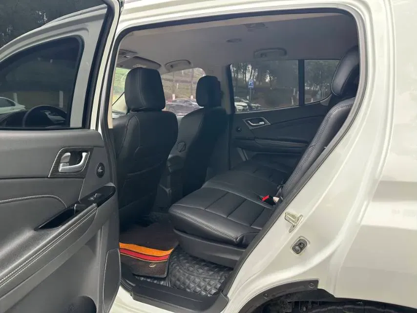 2018 Isuzu Mu-X 3.0T 177HP L4 6AT,autocango,china used car exporter,china ev exporter,chinese used car exporter,chinese used ev exporter