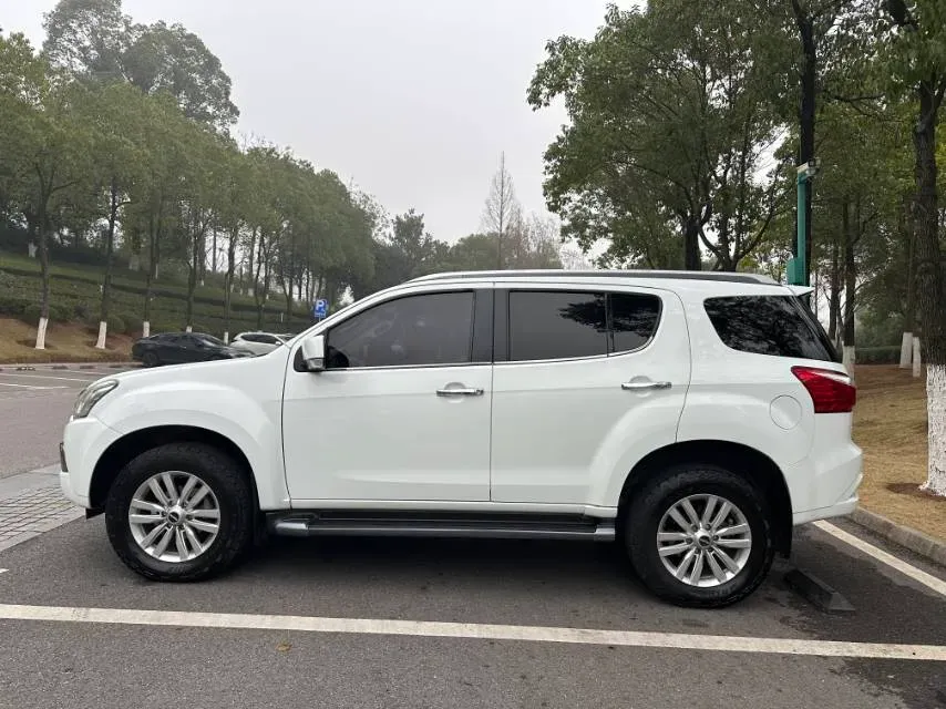 2018 Isuzu Mu-X 3.0T 177HP L4 6AT,autocango,china used car exporter,china ev exporter,chinese used car exporter,chinese used ev exporter