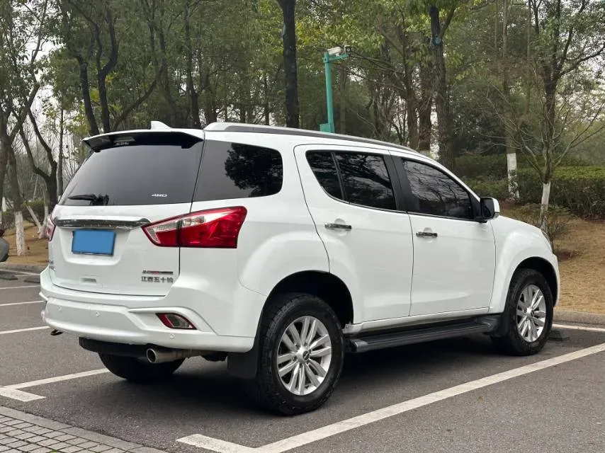 2018 Isuzu Mu-X 3.0T 177HP L4 6AT,autocango,china used car exporter,china ev exporter,chinese used car exporter,chinese used ev exporter