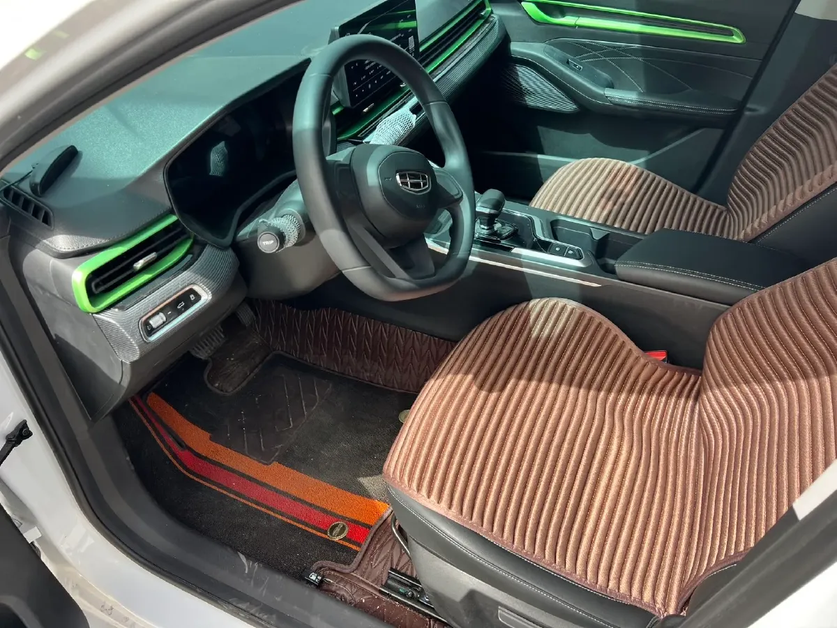 2022 Geely Emgrand L HiP 1.5T 181HP L4 3DHT PHEV 15.5KWH,autocango,china used car exporter,china ev exporter,chinese used car exporter,chinese used ev exporter