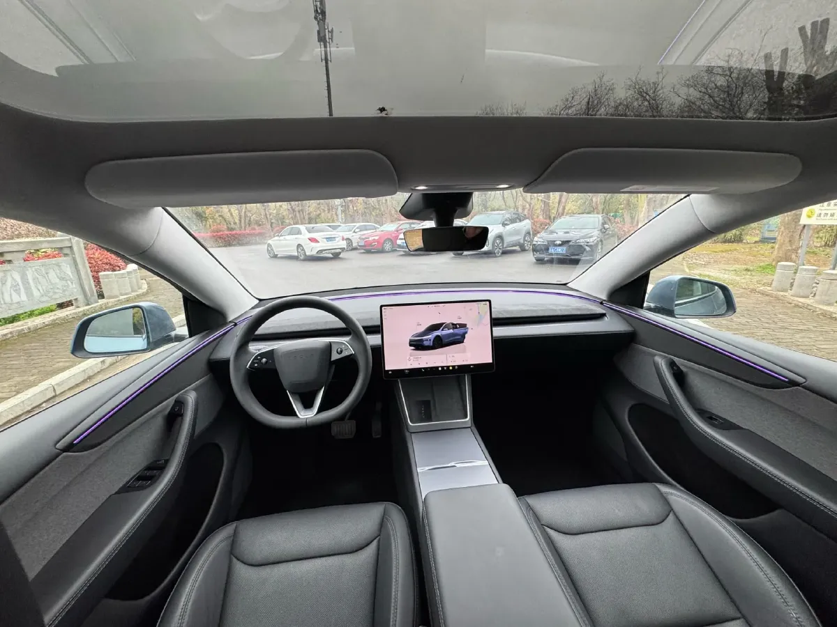 2025 Tesla Model Y BEV 62.5KWH,autocango,china used car exporter,china ev exporter,chinese used car exporter,chinese used ev exporter