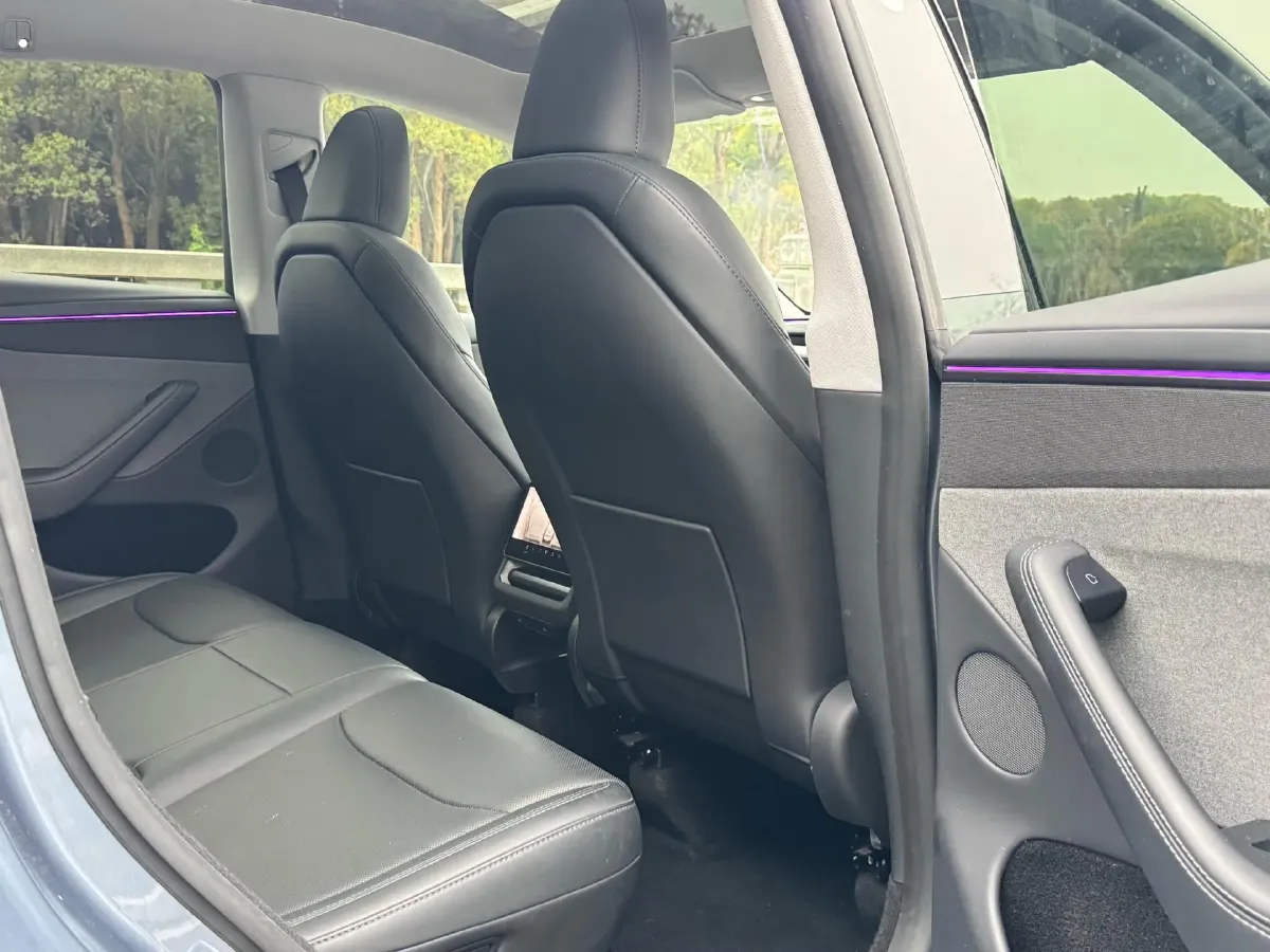 2025 Tesla Model Y BEV 62.5KWH,autocango,china used car exporter,china ev exporter,chinese used car exporter,chinese used ev exporter