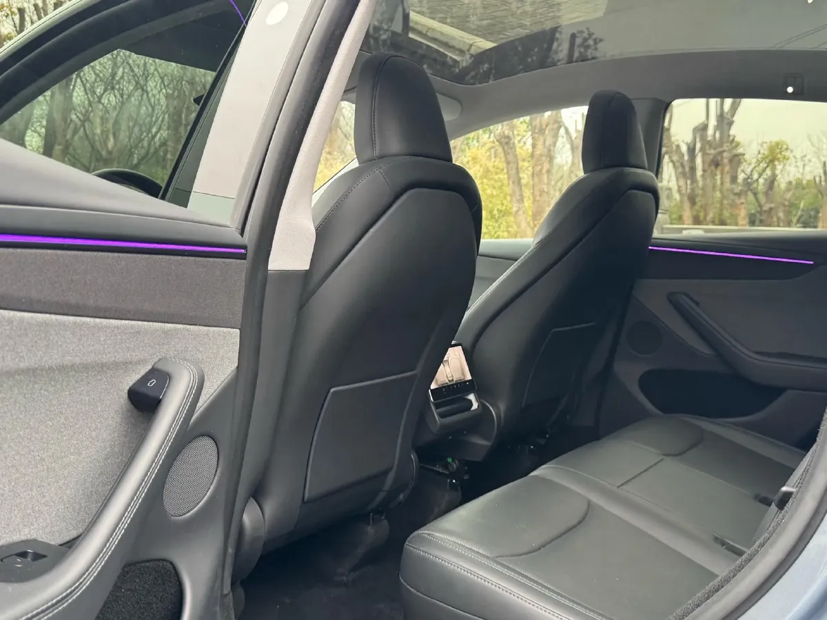 2025 Tesla Model Y BEV 62.5KWH,autocango,china used car exporter,china ev exporter,chinese used car exporter,chinese used ev exporter