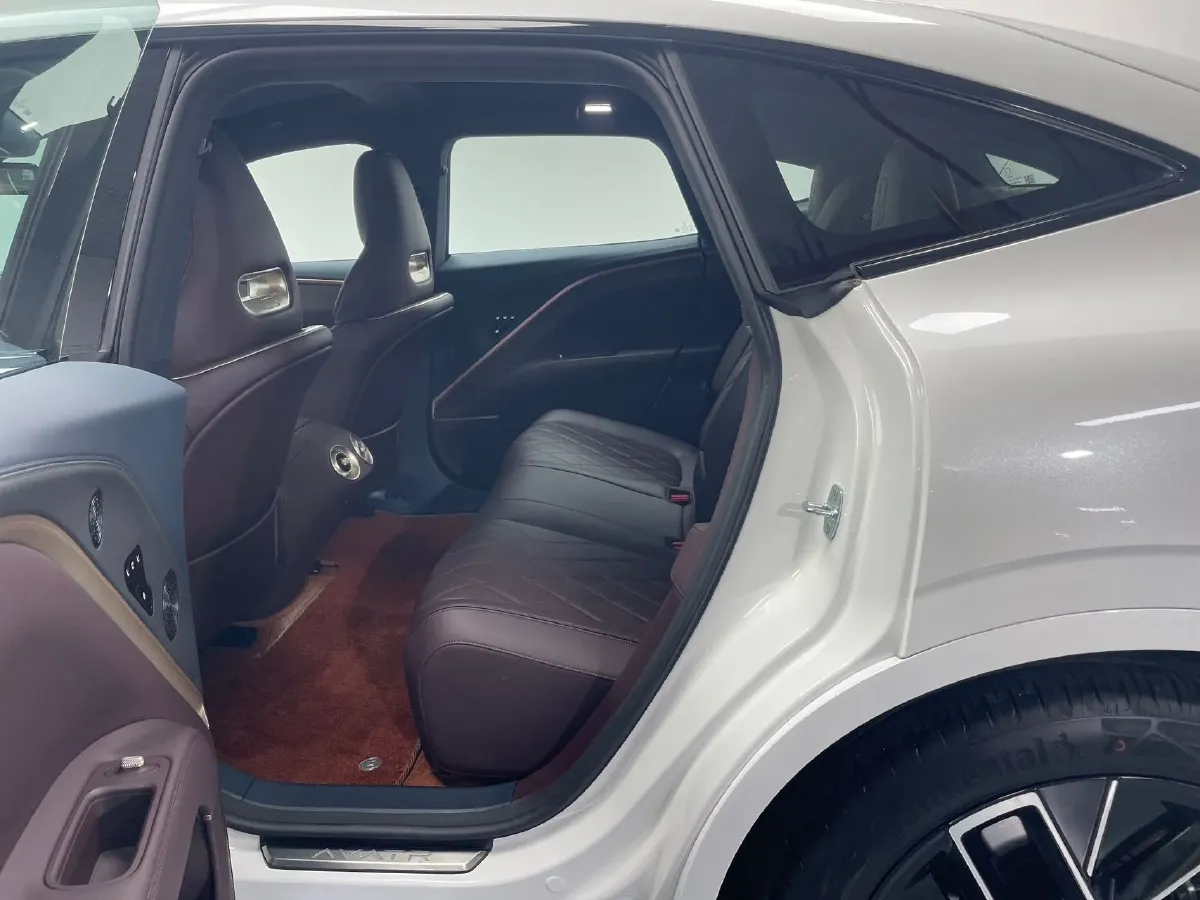 2025 Avatr 11 BEV,autocango,china used car exporter,china ev exporter,chinese used car exporter,chinese used ev exporter