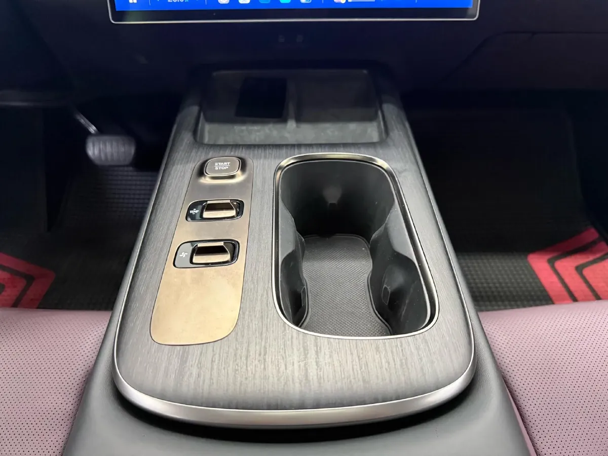 2024 MI SU7 BEV 73.6KWH,autocango,china used car exporter,china ev exporter,chinese used car exporter,chinese used ev exporter