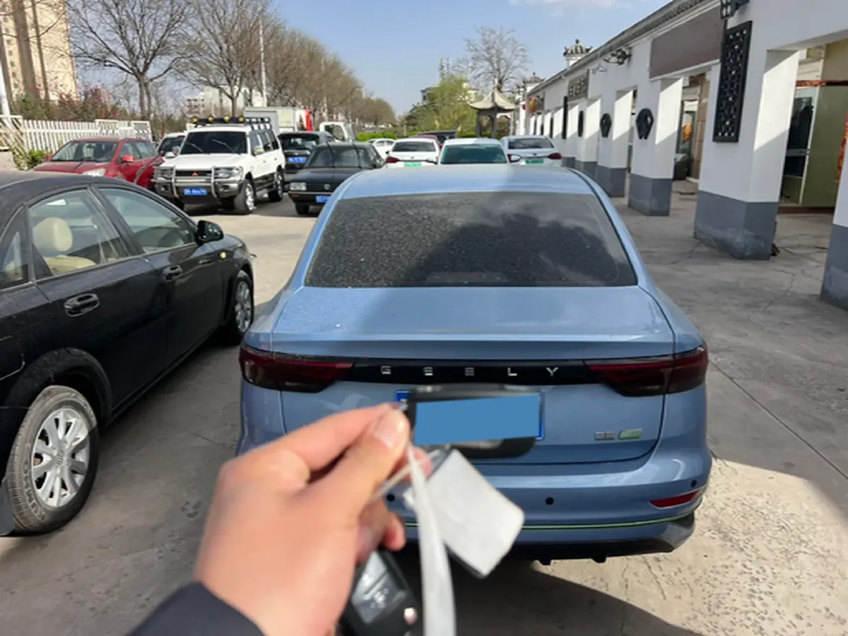 2022 Geely Emgrand L HiP 1.5T 181HP L4 3DHT PHEV 15.5KWH,autocango,china used car exporter,china ev exporter,chinese used car exporter,chinese used ev exporter