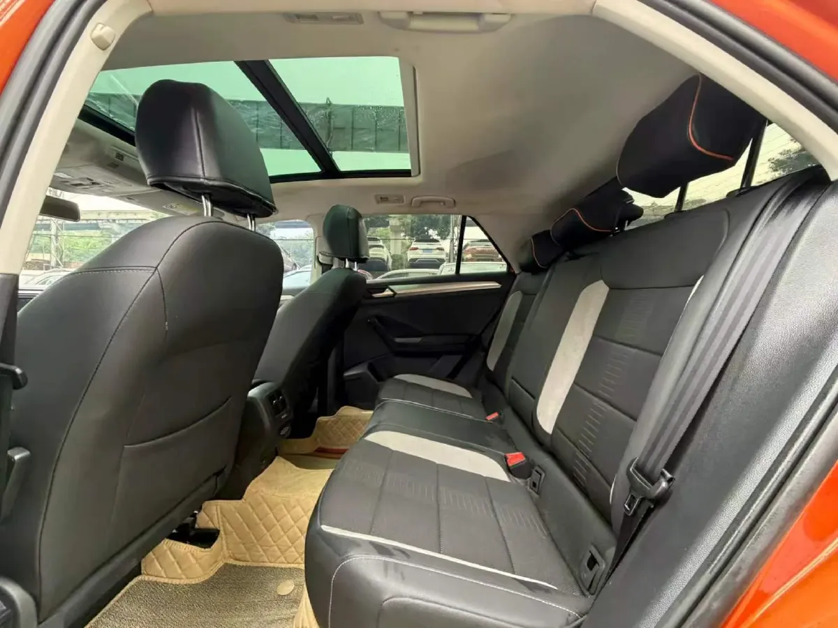 2019 Volkswagen T-Roc 1.4T 131HP L4 7DCT,autocango,china used car exporter,china ev exporter,chinese used car exporter,chinese used ev exporter