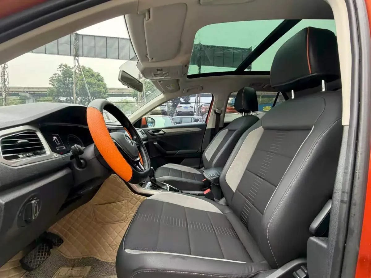 2019 Volkswagen T-Roc 1.4T 131HP L4 7DCT,autocango,china used car exporter,china ev exporter,chinese used car exporter,chinese used ev exporter