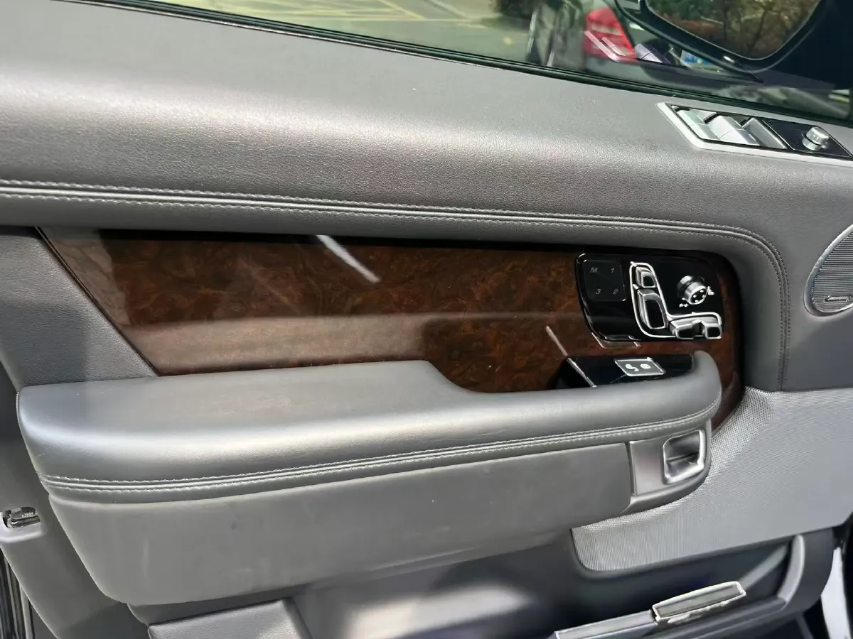 2021 Land Rover Range Rover 3.0T 400HP L6 8AT,autocango,china used car exporter,china ev exporter,chinese used car exporter,chinese used ev exporter