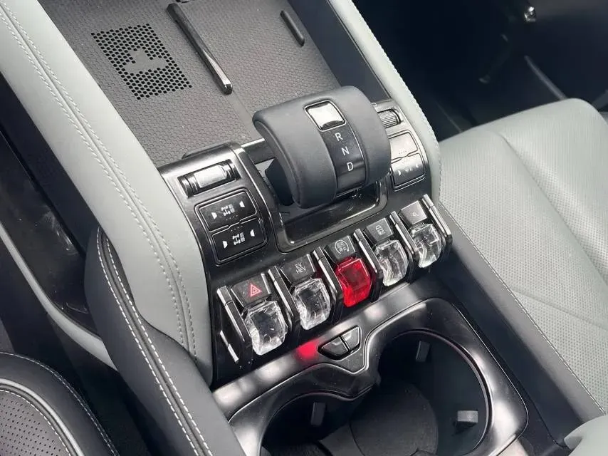 2024 Jaguar XEL 2.0T 250HP L4 8AT,autocango,china used car exporter,china ev exporter,chinese used car exporter,chinese used ev exporter