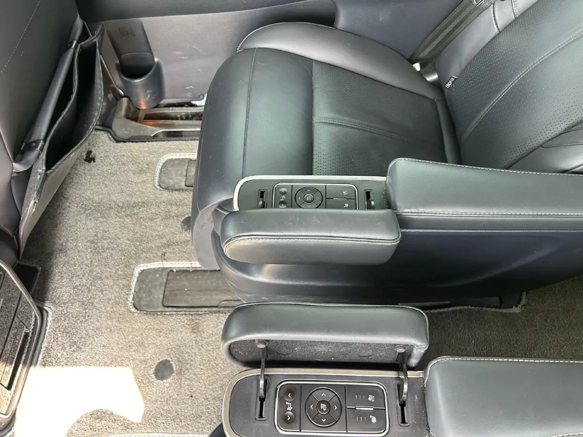 2021 GAC Trumpchi M8 2.0T 252HP L4 8AT,autocango,china used car exporter,china ev exporter,chinese used car exporter,chinese used ev exporter