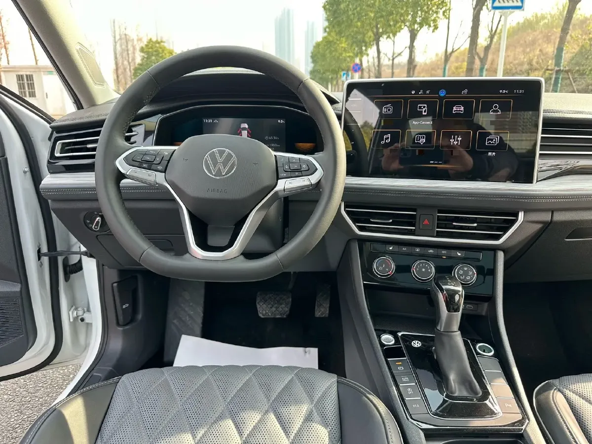 2023 Volkswagen Sagitar 1.4T 150HP L4 7DCT,autocango,china used car exporter,china ev exporter,chinese used car exporter,chinese used ev exporter