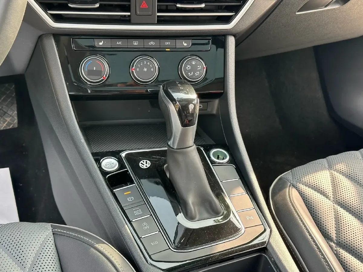 2023 Volkswagen Sagitar 1.4T 150HP L4 7DCT,autocango,china used car exporter,china ev exporter,chinese used car exporter,chinese used ev exporter