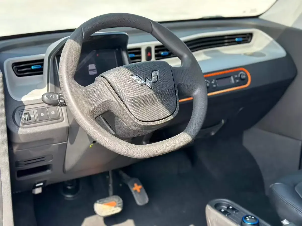 2022 LingBox uni BEV 11.52KWH,autocango,china used car exporter,china ev exporter,chinese used car exporter,chinese used ev exporter