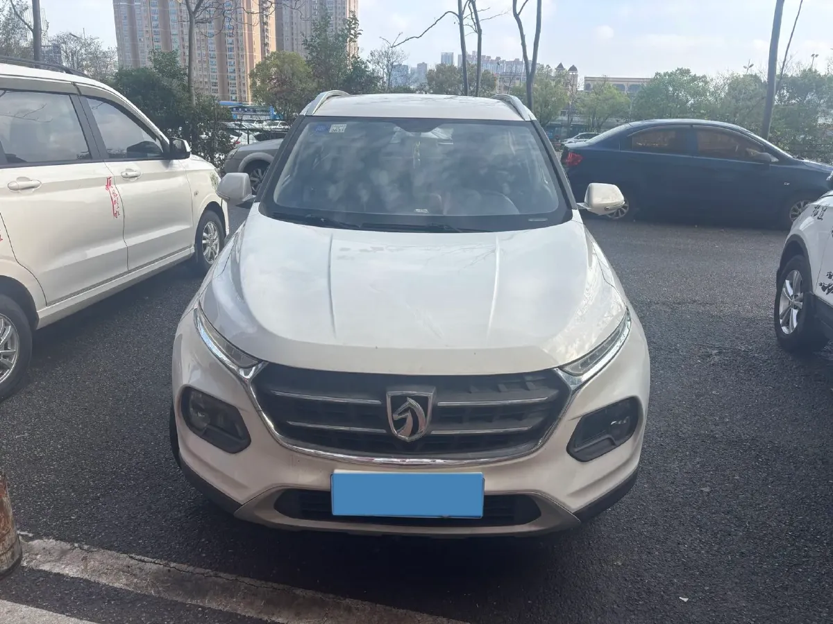 2017 BaoJun 310W 1.5L 105HP L4 6MT,autocango,china used car exporter,china ev exporter,chinese used car exporter,chinese used ev exporter