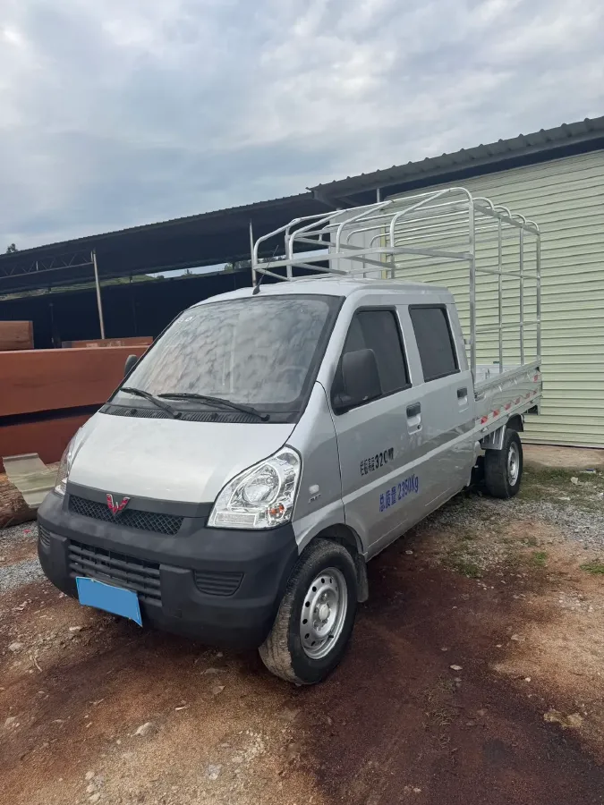 2021 WuLing RongGuang Mini Truck 1.5L 99HP L4 5MT,autocango,china used car exporter,china ev exporter,chinese used car exporter,chinese used ev exporter