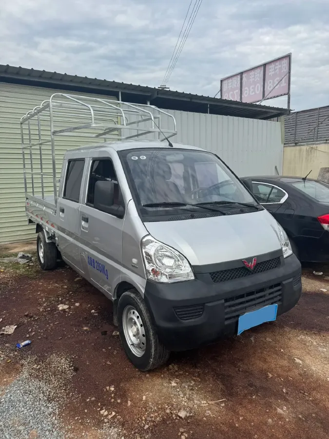 2021 WuLing RongGuang Mini Truck 1.5L 99HP L4 5MT,autocango,china used car exporter,china ev exporter,chinese used car exporter,chinese used ev exporter