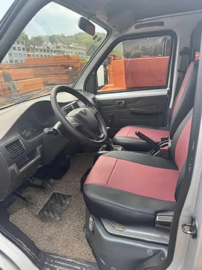 2021 WuLing RongGuang Mini Truck 1.5L 99HP L4 5MT,autocango,china used car exporter,china ev exporter,chinese used car exporter,chinese used ev exporter