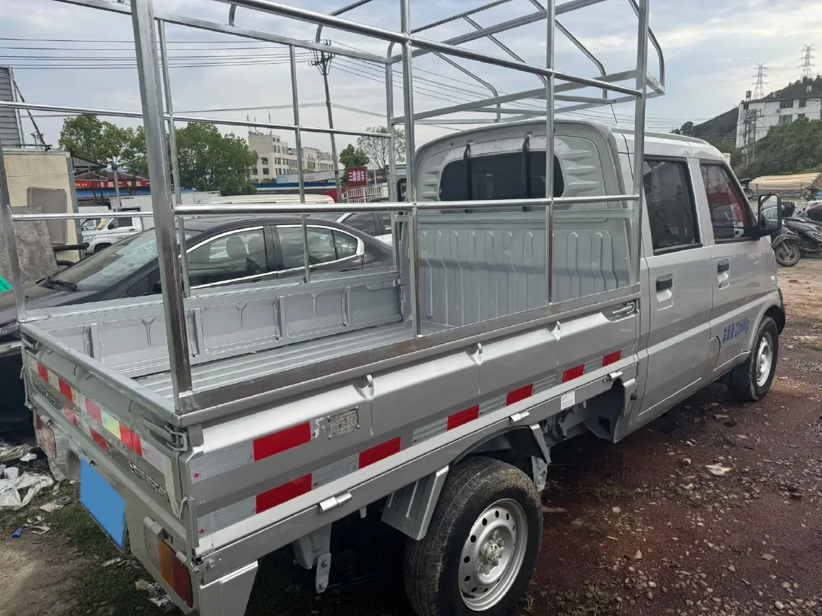 2021 WuLing RongGuang Mini Truck 1.5L 99HP L4 5MT,autocango,china used car exporter,china ev exporter,chinese used car exporter,chinese used ev exporter