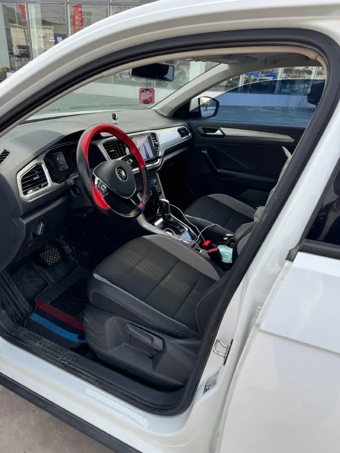 2021 Volkswagen T-Roc 1.4T 150HP L4 7DCT,autocango,china used car exporter,china ev exporter,chinese used car exporter,chinese used ev exporter