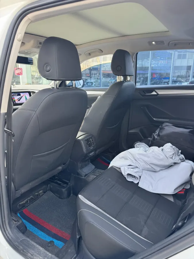 2021 Volkswagen T-Roc 1.4T 150HP L4 7DCT,autocango,china used car exporter,china ev exporter,chinese used car exporter,chinese used ev exporter