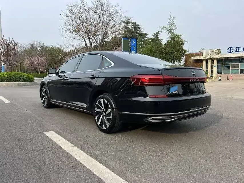 2023 Volkswagen Passat 2.0T 186HP L4 7DCT,autocango,china used car exporter,china ev exporter,chinese used car exporter,chinese used ev exporter