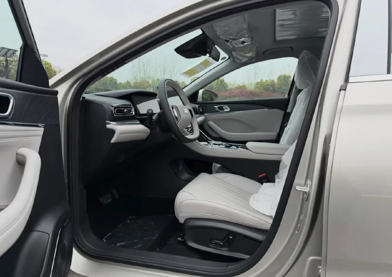 2025 Geely Galaxy L6 1.5L 112HP L4 1DHT PHEV 8.5KWH,autocango,china used car exporter,china ev exporter,chinese used car exporter,chinese used ev exporter