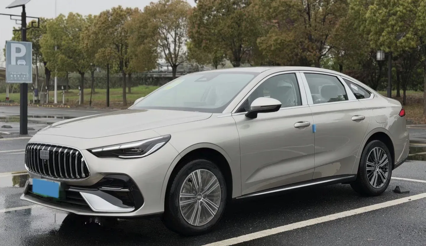 2025 Geely Galaxy L6 1.5L 112HP L4 1DHT PHEV 8.5KWH,autocango,china used car exporter,china ev exporter,chinese used car exporter,chinese used ev exporter