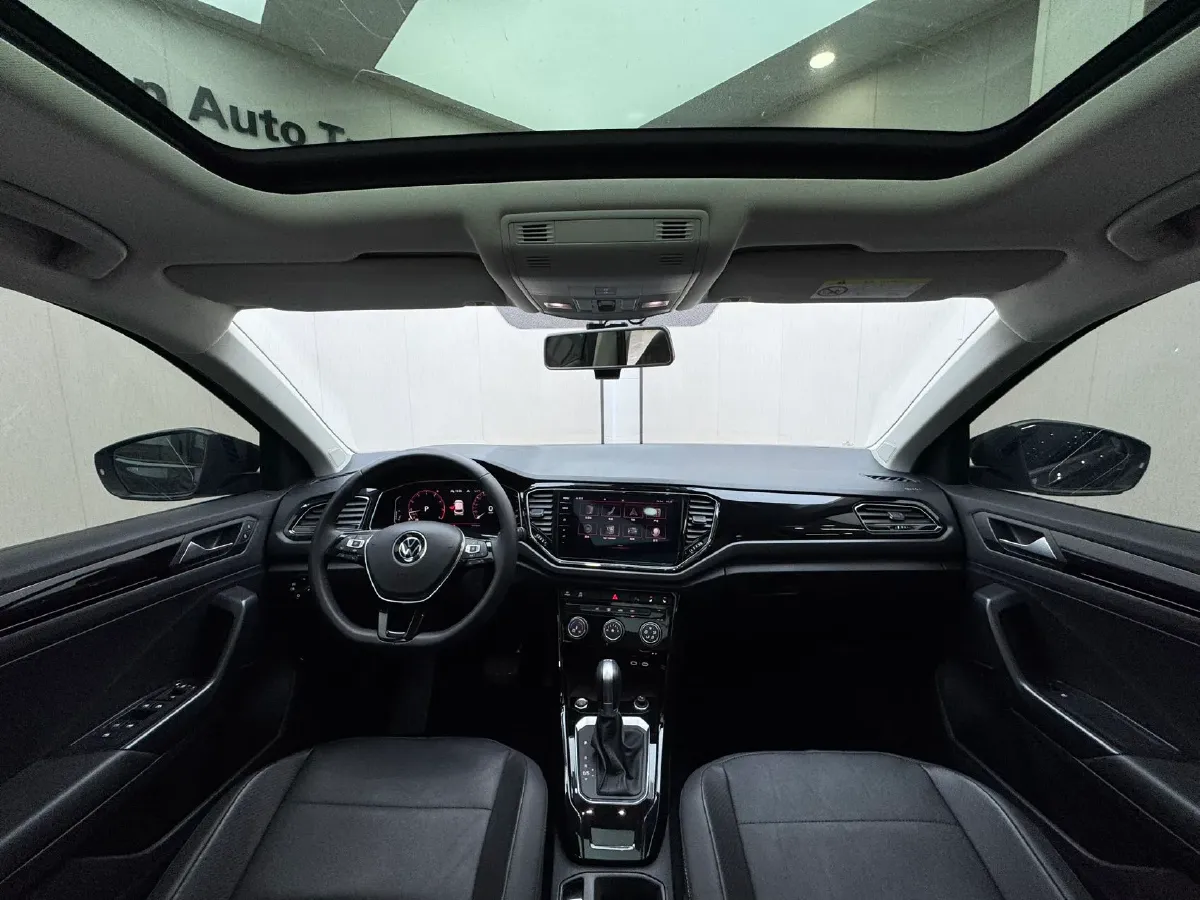 2022 Volkswagen T-Roc 1.4T 150HP L4 7DCT,autocango,china used car exporter,china ev exporter,chinese used car exporter,chinese used ev exporter